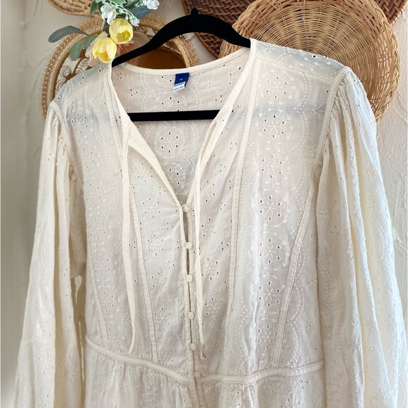 Old Navy Cream eyelet Oversized Embroidered Cutwork Tie-Neck Blouse Wide XL - Picture 9 of 9